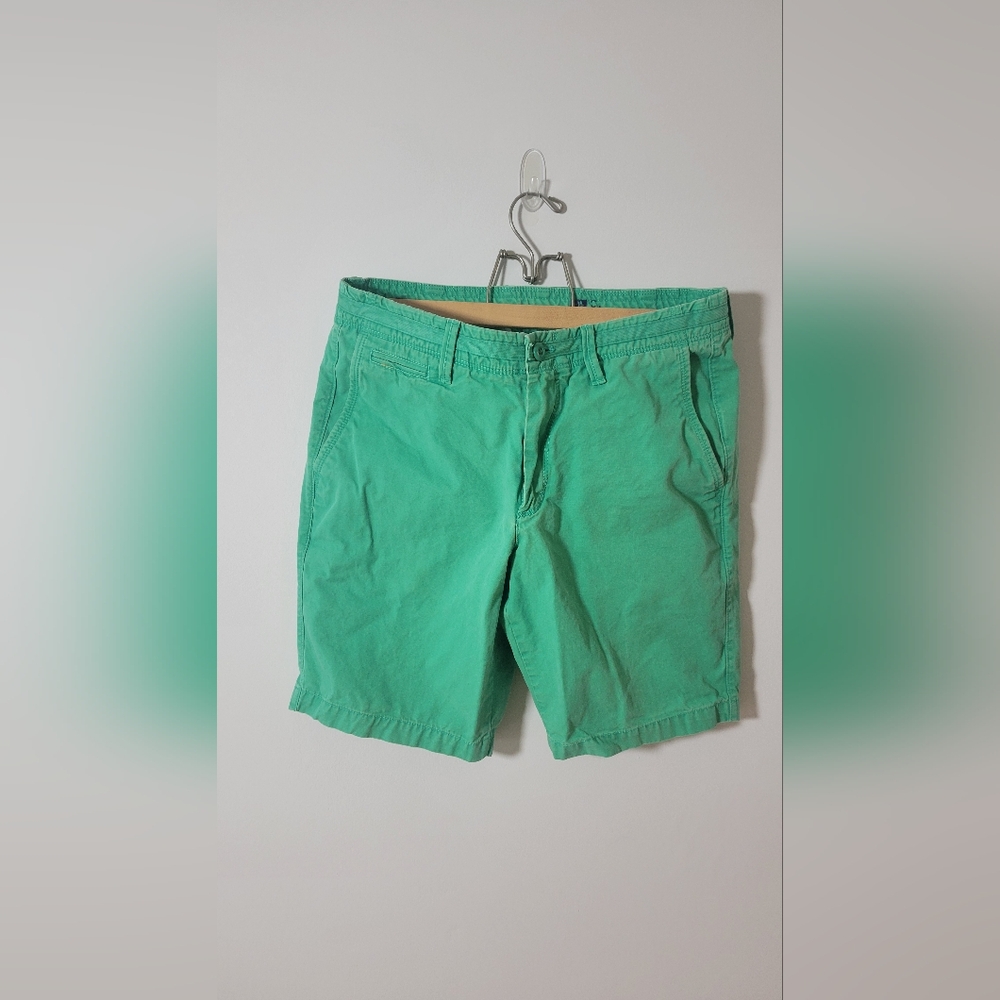 Gap Khaki Mens Green Shorts, 31 Waist